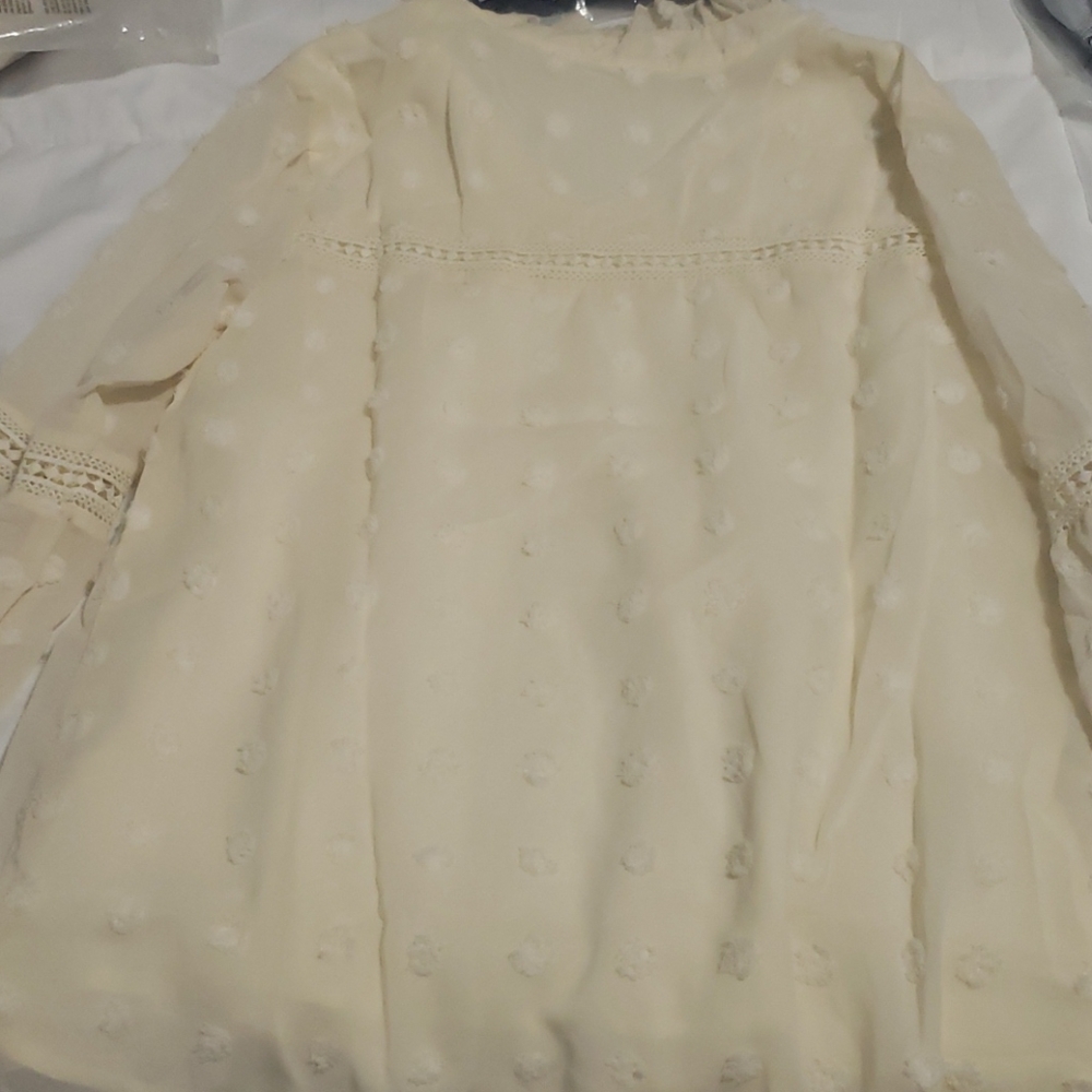 ๐1 L left New boutique polka dot top - Picture 14 of 14
